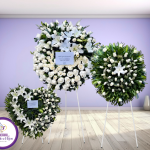 Corona de Condolencias Clásica - Arreglo Floral de Pie con Cinta